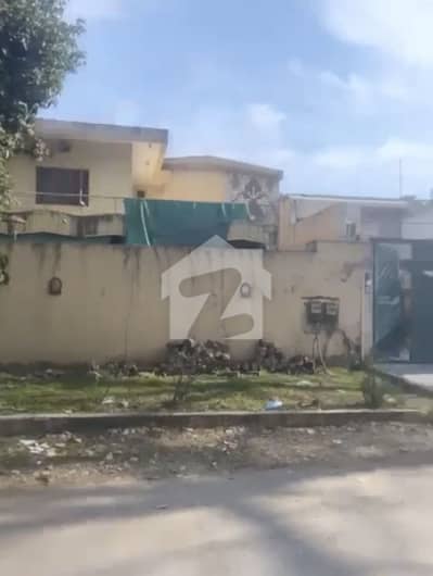 ایف ۔ 6/1 ایف ۔ 6,اسلام آباد میں 6 کمروں کا 18 مرلہ مکان 24.0 کروڑ میں برائے فروخت۔