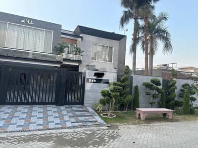 ONE KANAL BRAND NEW LUXURIOUS MODREN HOUSE PRIME LOCATION