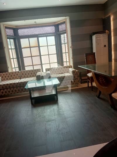 DHA PHASE 5 666 YARDS 8 BEDROOMS TWO UNIT TILE FLOORING WEST OPEN BUNGALOW IS UP FOR URGENT SALE