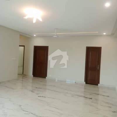 10 Marla 3 bed Apartment For Sale