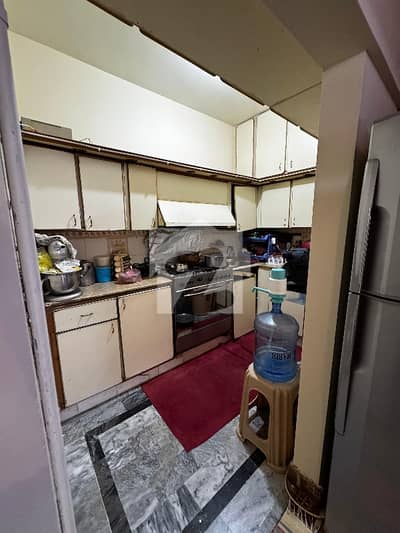 Well Maintained Flat Available for sale At prime location of Gulistan e Jauhar block 13
