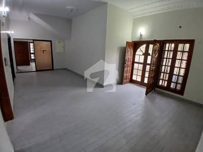 ڈی ایچ اے فیز 7 ڈی ایچ اے ڈیفینس,کراچی میں 3 کمروں کا 1 کنال زیریں پورشن 2.65 لاکھ میں کرایہ پر دستیاب ہے۔