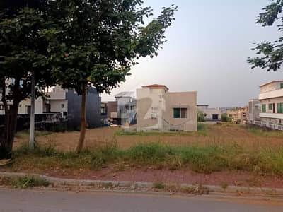PLOTS FOR SALE IN DHA PHASE 6 ON INVESTOR RATE !