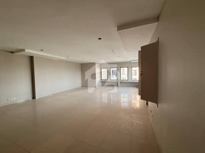 Office Available For Rent Prime Commercial Location - Shahrah-E-Faisal