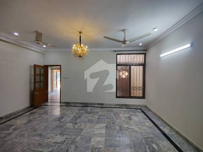 جی ۔ 10/3 جی ۔ 10,اسلام آباد میں 9 کمروں کا 14 مرلہ مکان 13.5 کروڑ میں برائے فروخت۔