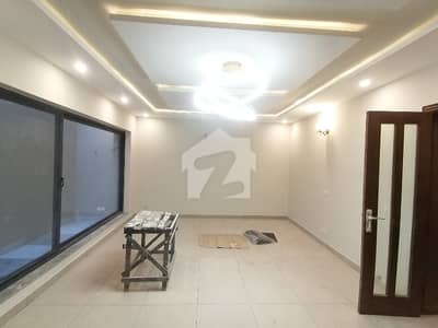 ای ۔ 11 اسلام آباد میں 7 کمروں کا 1 کنال مکان 14.0 کروڑ میں برائے فروخت۔