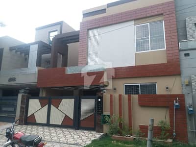 8 Marla Like Brand New Lower Portion Available For Rent In Bahria Town Lahore.