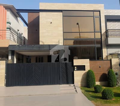 ڈی ایچ اے فیز 6 ڈیفنس (ڈی ایچ اے),لاہور میں 4 کمروں کا 10 مرلہ مکان 6.25 کروڑ میں برائے فروخت۔