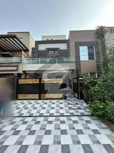 8 Marla House Available For Sale In Umar Block Sector B Bahria Town Lahore