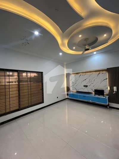 Ready To Move 250sq Yard 5 Bedroom DDL Luxury Villa FOR SALE. Only 3km From Main Entrance Of BTK. Near MIDWAY Commercial, Parks, Masjid And Gallery.