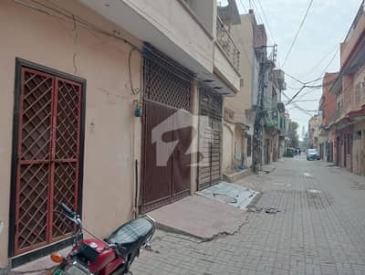 شاہ رُکنِ عالم کالونی ملتان میں 3 کمروں کا 5 مرلہ مکان 1.35 کروڑ میں برائے فروخت۔ شاہ رُکنِ عالم کالونی ملتان میں 3 کمروں کا 5 مرلہ مکان 1.35 کروڑ میں برائے فروخت۔