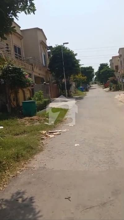 Usman Block 7 Marla Plot Urgent Sale
