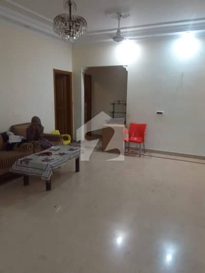 Defence 300 Yards Bungalow For Rent
