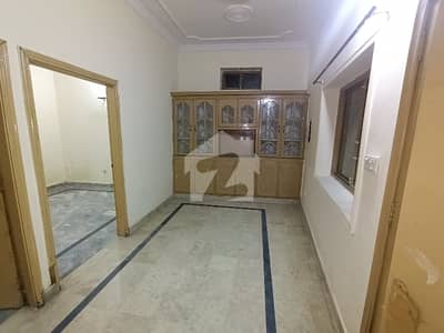 سیٹلائٹ ٹاؤن - 6 ویں روڈ سیٹیلائیٹ ٹاؤن - بلاک ڈی,سیٹیلائیٹ ٹاؤن,راولپنڈی میں 10 کمروں کا 7 مرلہ مکان 6.5 کروڑ میں برائے فروخت۔