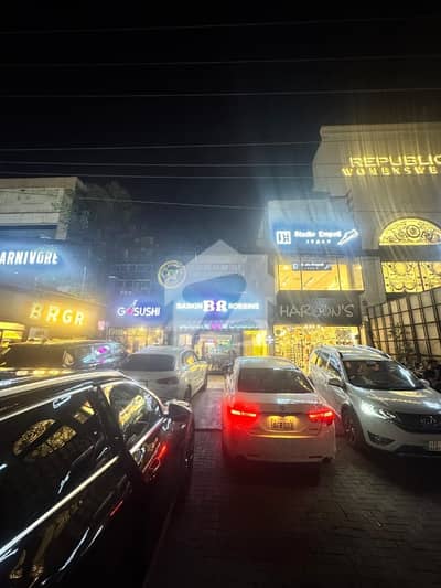 Prime Commercial Investment Opportunity In Gulberg Lahore Building For Sale