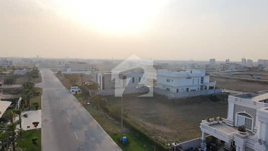 ڈی ایچ اے فیز 8 - بلاک زیڈ 3 ڈی ایچ اے فیز 8,ڈی ایچ اے ڈیفینس,لاہور میں 10 مرلہ رہائشی پلاٹ 1.3 کروڑ میں برائے فروخت۔ ڈی ایچ اے فیز 8 - بلاک زیڈ 3 ڈی ایچ اے فیز 8,ڈی ایچ اے ڈیفینس,لاہور میں 10 مرلہ رہائشی پلاٹ 1.3 کروڑ میں برائے فروخت۔