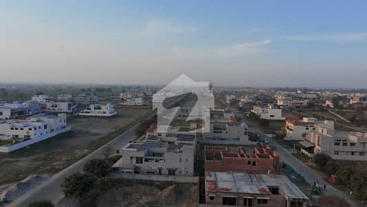 ڈی ایچ اے فیز 8 ڈیفنس (ڈی ایچ اے),لاہور میں 10 مرلہ رہائشی پلاٹ 1.35 کروڑ میں برائے فروخت۔ ڈی ایچ اے فیز 8 ڈیفنس (ڈی ایچ اے),لاہور میں 10 مرلہ رہائشی پلاٹ 1.35 کروڑ میں برائے فروخت۔