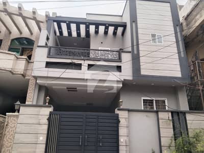 جوہر ٹاؤن فیز 2 جوہر ٹاؤن,لاہور میں 4 کمروں کا 5 مرلہ مکان 2.65 کروڑ میں برائے فروخت۔ جوہر ٹاؤن فیز 2 جوہر ٹاؤن,لاہور میں 4 کمروں کا 5 مرلہ مکان 2.65 کروڑ میں برائے فروخت۔