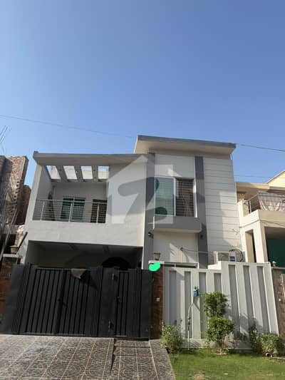 Reserve A Centrally Located House In Wapda Town Phase 2 - Block R
