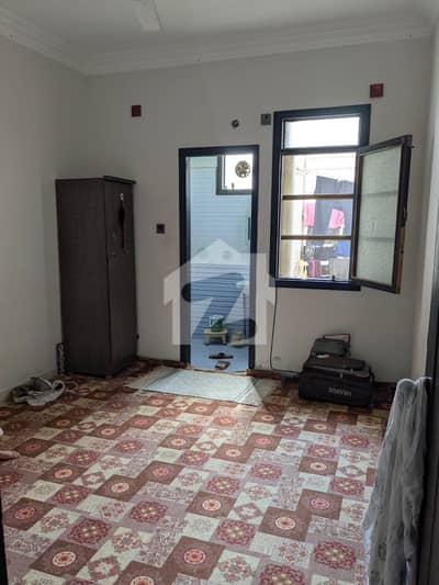 4 Bed Lounge First Floor Leased Single Belt Flat For Sale In Karachi University Society