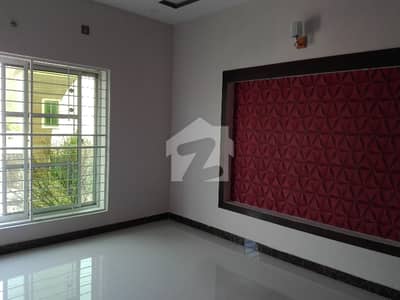 Corner Upper Portion Of 1 Kanal In Airline Housing Society For rent