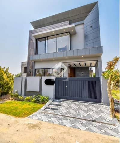 8 Marla Brand New House For Sale