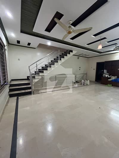 10 Marla Upper Portion For Rent 3 Bedrooms Near Markaz Separate Meters