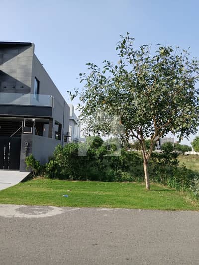 1 Kanal Premium Park Facing Plot In Dha Phase 8 Lahore, Close To Mosque