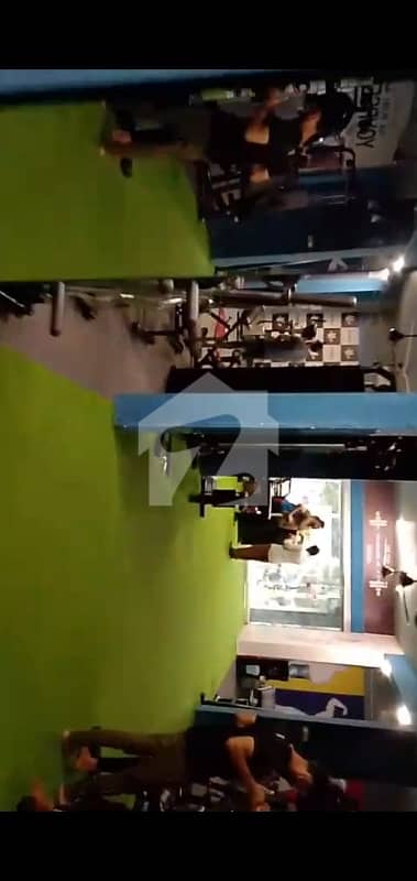 گلشنِ اقبال گلشنِ اقبال ٹاؤن,کراچی میں 3 کمروں کا 12 مرلہ دکان 5.5 کروڑ میں برائے فروخت۔