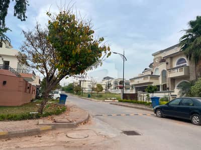 Kanal Plot For Sale Sector A