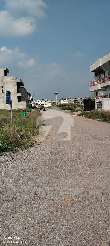 G14/2 Top Location Plot For Sale Size 35*70 Near Main Double Road