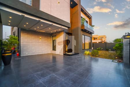 Luxury 1 Kanal House With Modern Elevation & Spacious Interior For Sale