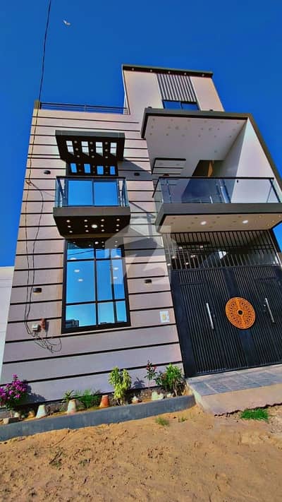 Spacious Prime Location House Is Available In Gulshan-e-Maymar - Sector Q For sale