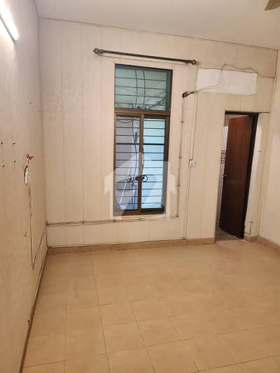 1.5 Kanal Upper Portion for Rent with Separate Gate