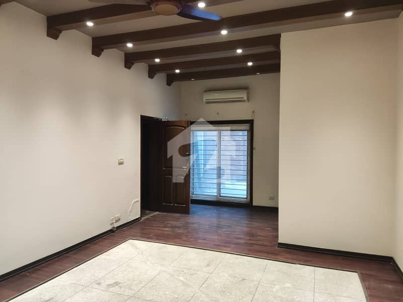 3 Kanal Spacious And Elegantly House For Rent 3 Kanal Spacious And Elegantly House For Rent