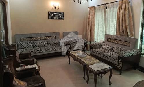 گارڈن ٹاؤن لاہور میں 5 کمروں کا 1 کنال مکان 7.5 کروڑ میں برائے فروخت۔
