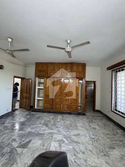 Hayatabad Phase 6 Sector F 7 20 Marla Upper Floor Available For Rent