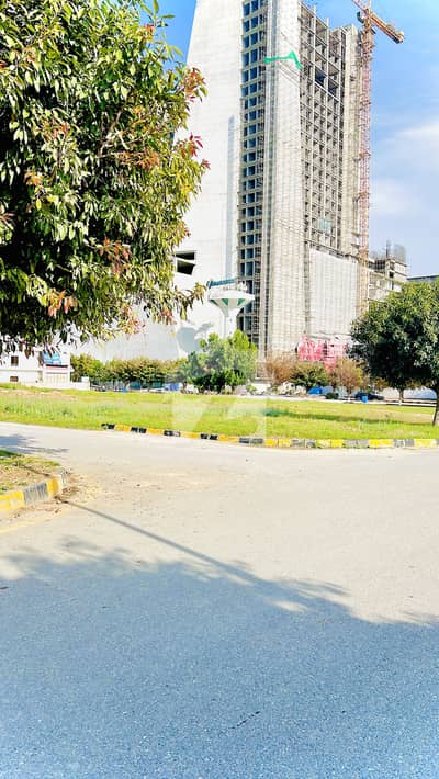 Prime location plot available for sale on reasonable price