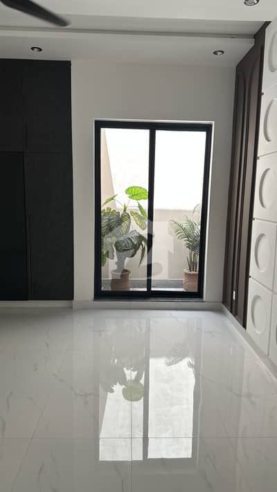 9 Marla Ultra Modern Home For Sale