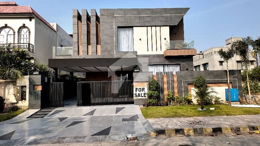 18 Marla House In Stunning Bankers Avenue - Block D Is Available For Sale