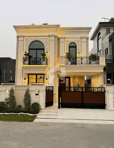 8 MARLA HOUSE WITH BEAUTIFULL DESIGN AND ON ELEGANT LOCATION AVAILABLE FOR SALE IN BAHRIA TOWN 8 MARLA HOUSE WITH BEAUTIFULL DESIGN AND ON ELEGANT LOCATION AVAILABLE FOR SALE IN BAHRIA TOWN