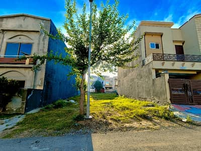 7 Marla Beautiful Plot For Sale At Investor Price