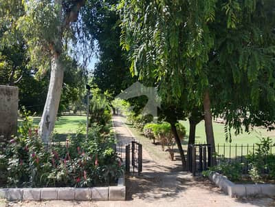 Garden Town , 2.5 Kanal House up for Rent