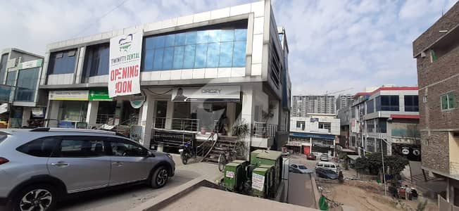 COMPLETE FIRST FLOOR WITH ROOF RIGHTS FOR URGENT SALE