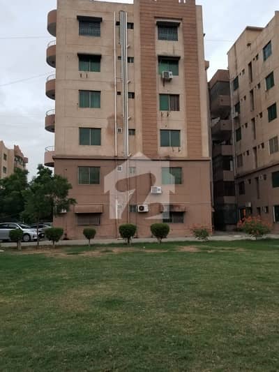 عسکری 5 - سیکٹر ڈی عسکری 5,ملیر کنٹونمنٹ,کینٹ,کراچی میں 3 کمروں کا 12 مرلہ فلیٹ 4.2 کروڑ میں برائے فروخت۔
