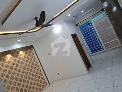 سی بی آر ٹاؤن اسلام آباد میں 4 کمروں کا 7 مرلہ مکان 3.6 کروڑ میں برائے فروخت۔