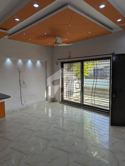 Upper Portion Beautiful House Separate Electricity Meter And Sui Gas Available