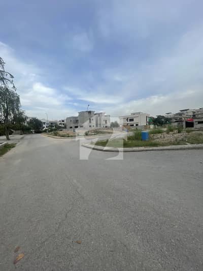 Near By Giga Mall And Central Park Corner Plot In Prime Location Of DHA 2