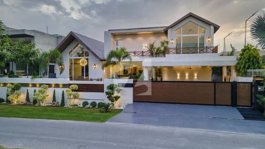 Stunning 2 Kanal Brand-New Bungalow Steps Away from Main MB, DHA Phase 3 Z Near Park and Mosque