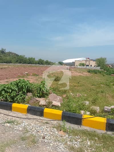 Beautiful Location 5 Marla Plots Near Bahria Enclave Private Land